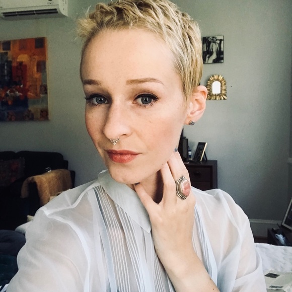 Meet your Posher, Lily - Picture 1 of 1